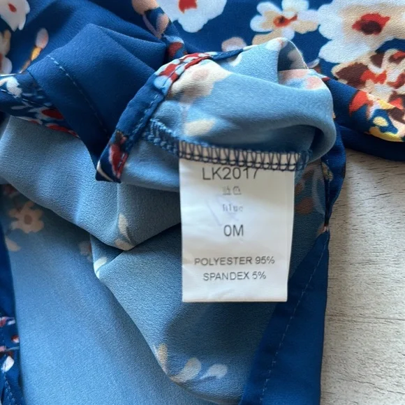 Floral Top Medium - Picture 16 of 16